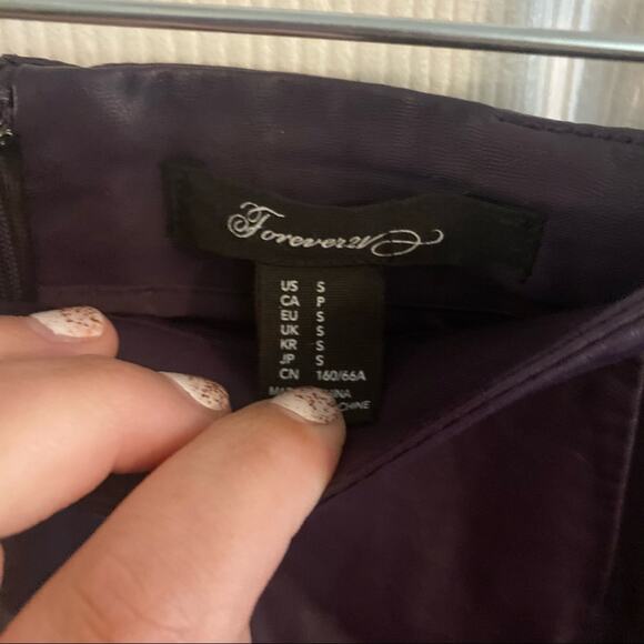 Forever 21 Plum Purple Mini Skirt Women's Size Small 100% Polyurethane & Lined - Picture 6 of 11